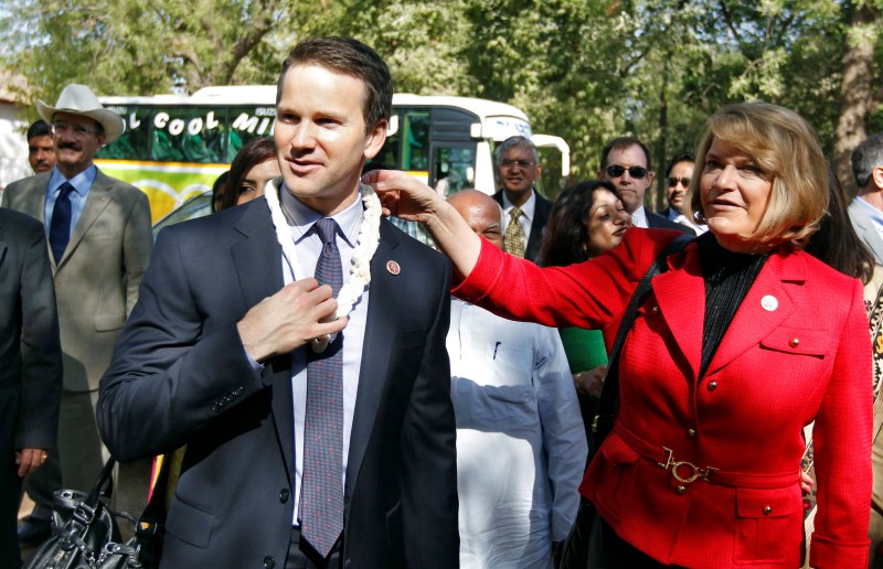 © Reuters. File photo of U.S. Republican lawmakers Lummis and Schock arriving at the Gandhi Ashram in Ahmedabad