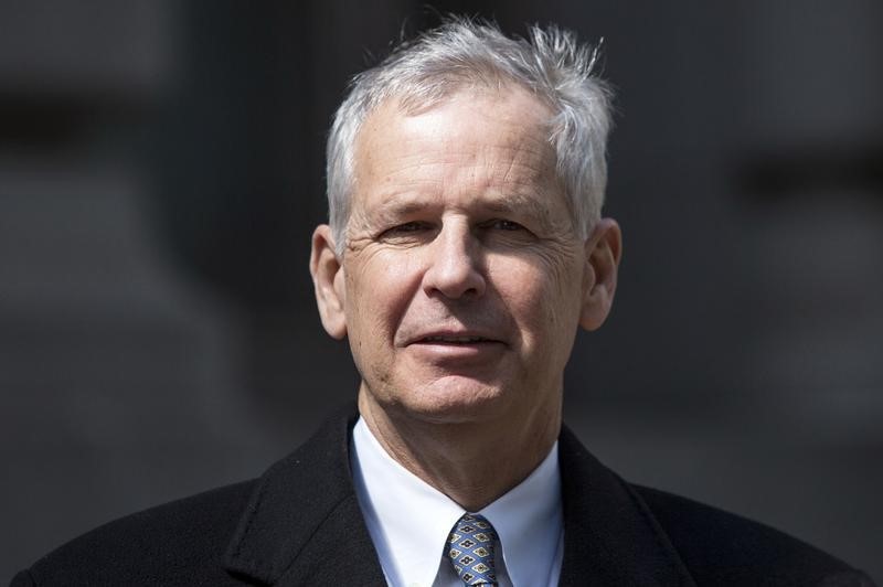 © Reuters. Dish Network Corp Chairman Charles Ergen exits the US Bankruptcy court in New York