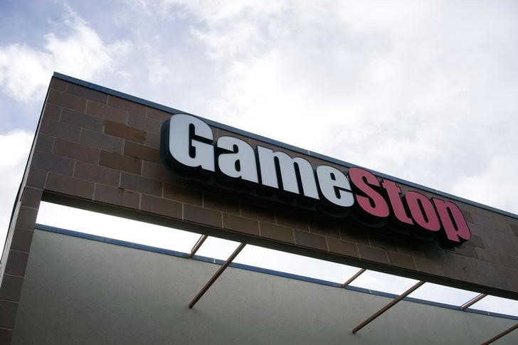 © Reuters. The GameStop store sign is seen at its shop in Westminster
