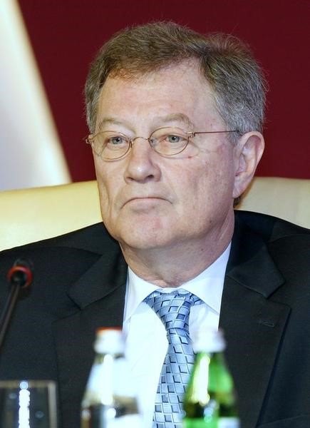 © Reuters. U.N. Middle East envoy Robert Serry attends the opening of the International Conference on Jerusalem in Doha