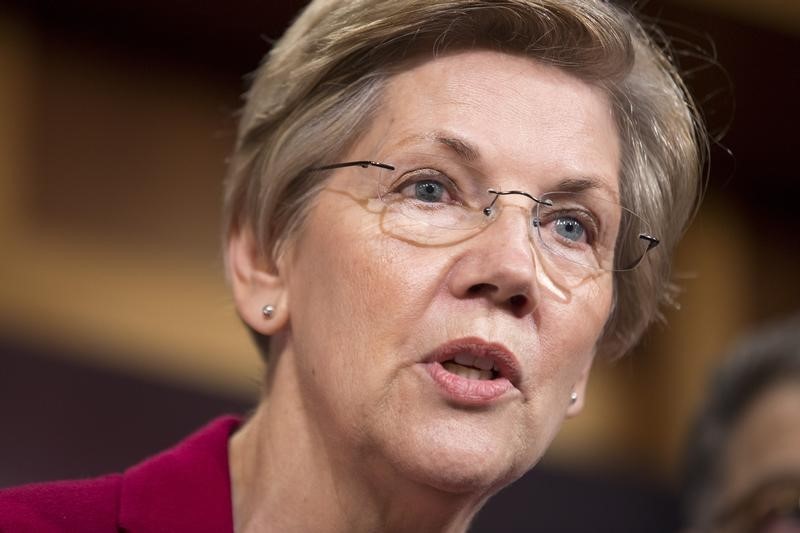 © Reuters. Senator Elizabeth Warren (D-MA) speaks at a news conference to warn about the abolishment of Consumer Financial Protection Bureau in the proposed budget put forward by Senate Republicans