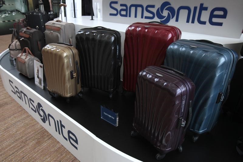 © Reuters. Samsonite luggages are displayed during an investors' luncheon presentation in Hong Kong