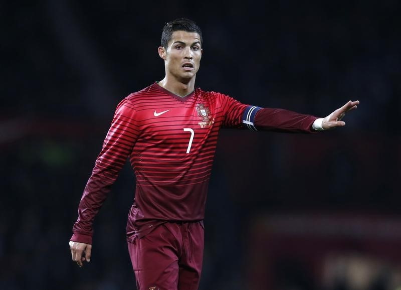 © Reuters. Portugal's Ronaldo reacts during their international friendly soccer match against Argentina at Old Trafford in Manchester