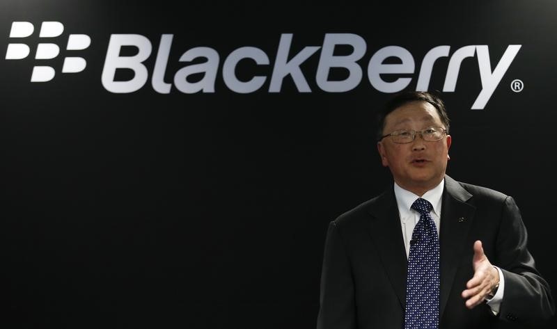 © Reuters. Blackberry's Chief Executive Chen gestures during a news conference at the Mobile World Congress in Barcelona