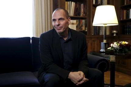 © Reuters. Ministro grego das Finanças, Yanis Varoufakis, durante encontro em Atenas 