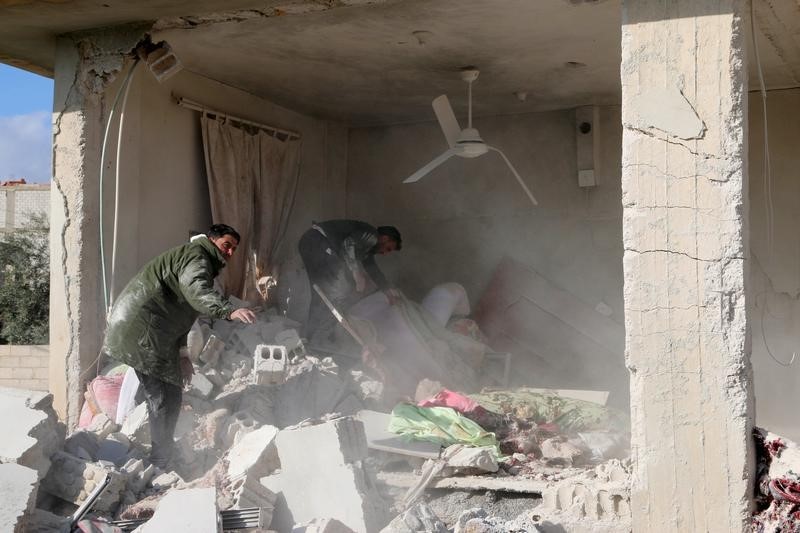 © Reuters. الأسد يصف مزاعم استخدام الجيش السوري غاز الكلور بأنها "دعاية خبيثة"