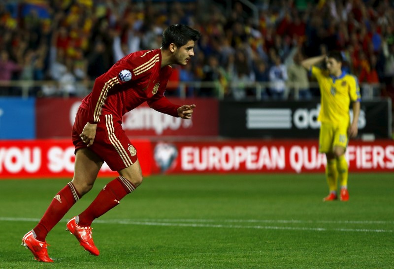 © Reuters. Spain's Morata celebrates after scoring against Ukraine during their Euro 2016 qualifier in Seville