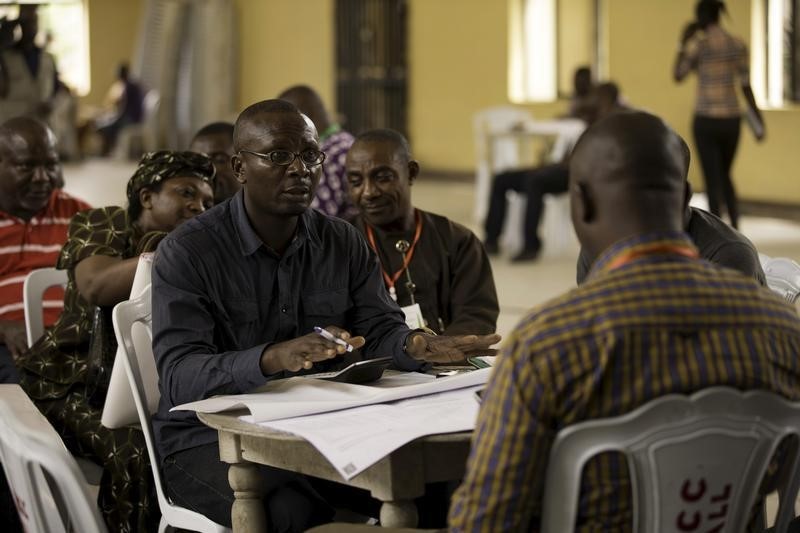 © Reuters. مد التصويت في الانتخابات النيجيرية ليوم ثان بعد مشاكل فنية وهجمات