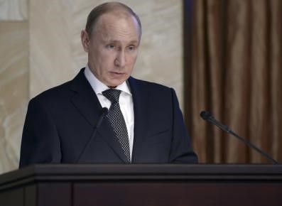 © Reuters. Russian President Vladimir Putin delivers a speech during a session of the board of the Federal Security Service (FSB) in Moscow