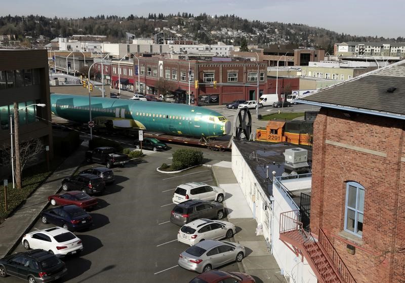 © Reuters. Boeing 737 fuselages are delivered by train to a Boeing manufacturing site in Renton