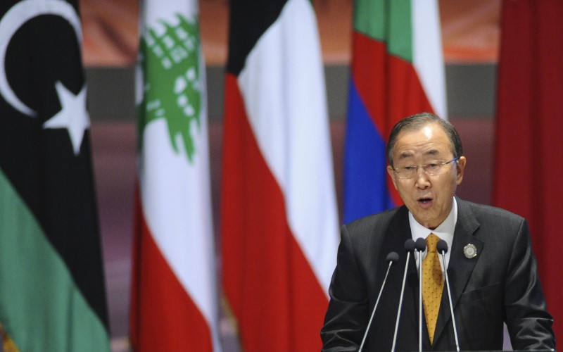 © Reuters. United Nations Secretary-General Ban speaks during the opening meeting of the Arab Summit in Sharm el-Sheikh