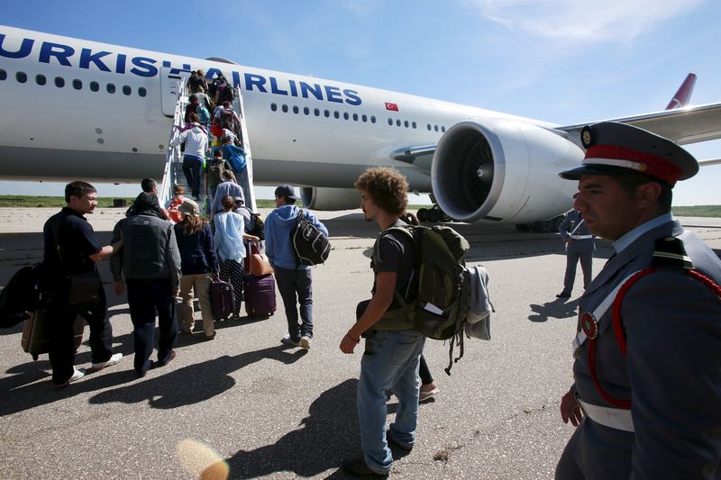© Reuters. Avião da Turkish Airlines faz pouso de emergência