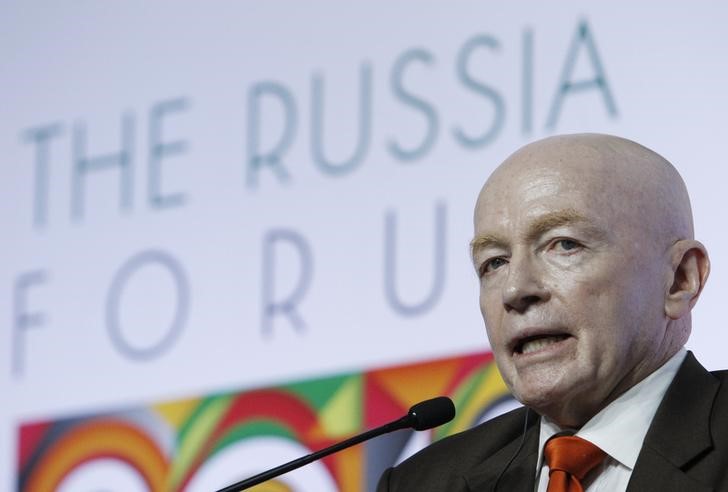 © Reuters. Mobius, executive chairman of Templeton Emerging Markets Group, attends a plenary session of "The Russia Forum 2013", an annual business and investment conference, in Moscow