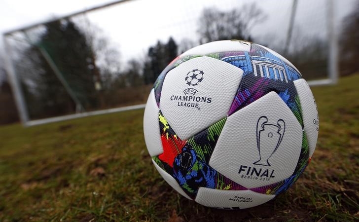 © Reuters. The official match ball for the UEFA Champions League final produced by German sportswear firm Adidas is pictured in Warngau