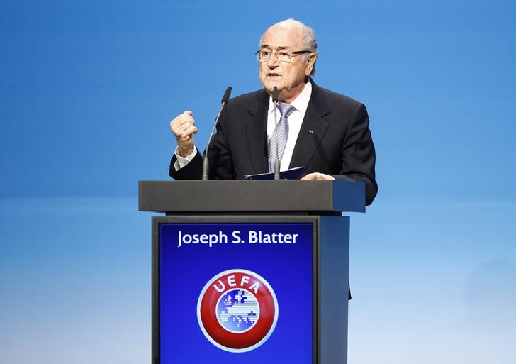 © Reuters. FIFA President Blatter delivers his speech at the UEFA congress in Vienna