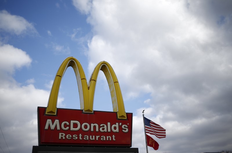 © Reuters. A McDonald's sign is seen outside one of its restaurants in Joliet