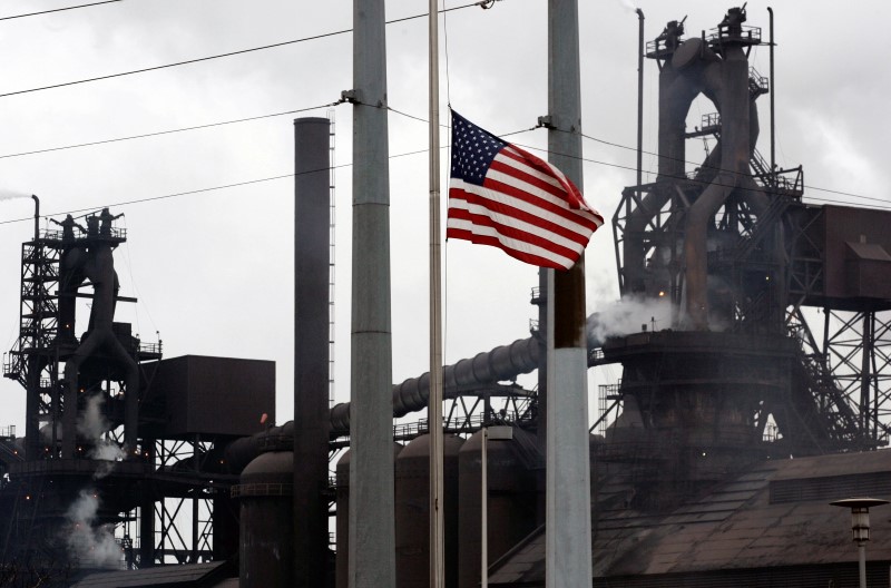 © Reuters. CROISSANCE DANS L'INDUSTRIE AUX USA AU PLUS HAUT EN CINQ MOIS