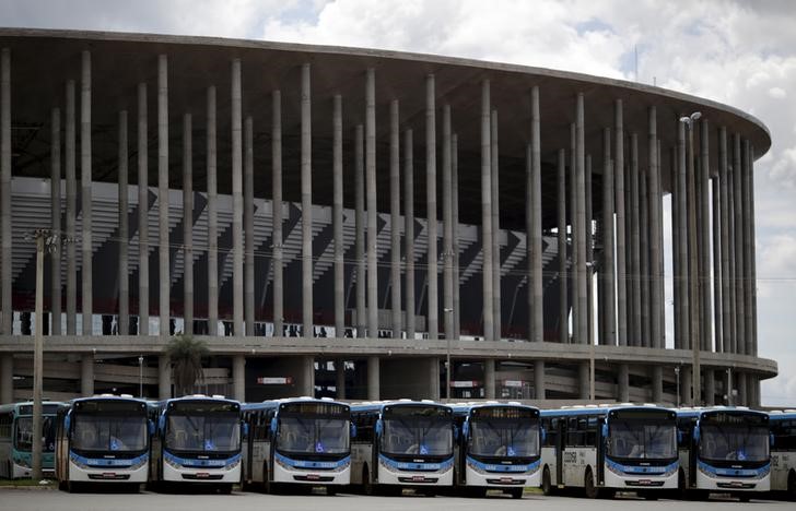 © Reuters. Problemas financieros obligan a vender estadios del Mundial de Brasil