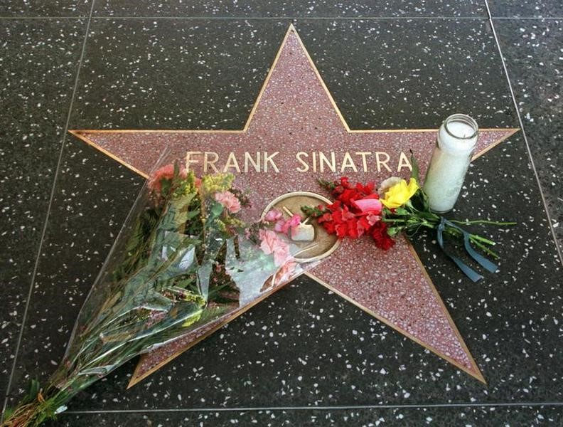 © Reuters. Estrela  de Frank Sinatra na Calçada da Fama de Hollywood, em foto de arquivo