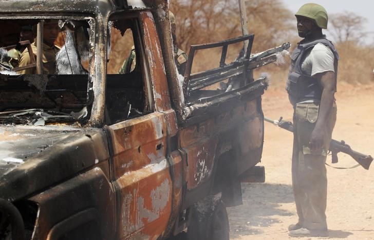 © Reuters. مقتل اثنين وإصابة أكثر من 20 في هجوم على كلية في كينيا