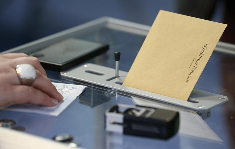 © Reuters. LA DROITE CHOISIRA SON CANDIDAT À LA PRÉSIDENTIELLE EN NOVEMBRE 2016