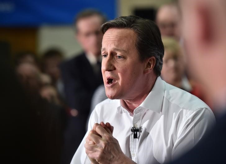 © Reuters. استطلاع:حزب المحافظين البريطاني بزعامة كاميرون يفوز بأعلى نسبة تأييد في 3 أعوام