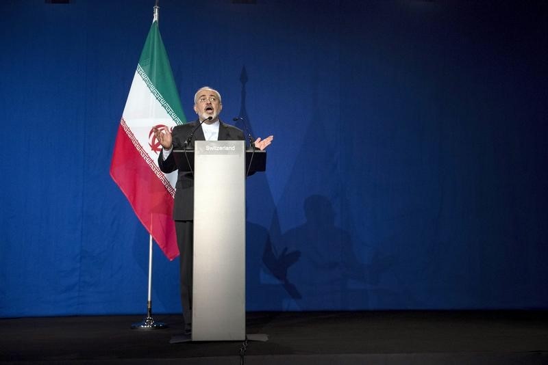© Reuters. رجل في الأخبار-ظريف .. وزير خارجية إيران الذي قرب بين عالمين للتوصل إلى اتفاق نووي 