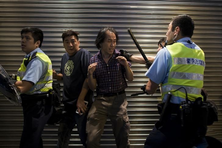 © Reuters. الشرطة الصينية تحتجز 50 شخصا بعد احتجاجين