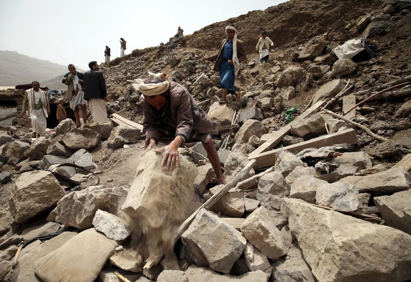 © Reuters. الصليب الأحمر يدعو إلى هدنة 24 ساعة في اليمن لنقل مساعدات