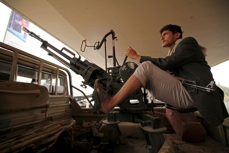 © Reuters. مسؤول حوثي: الحوثيون مستعدون لإجراء محادثات إذا توقفت الضربات