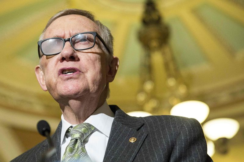 © Reuters. Senate Minority Leader Harry Reid (D-NV) speaks during a press conference on Capitol Hill