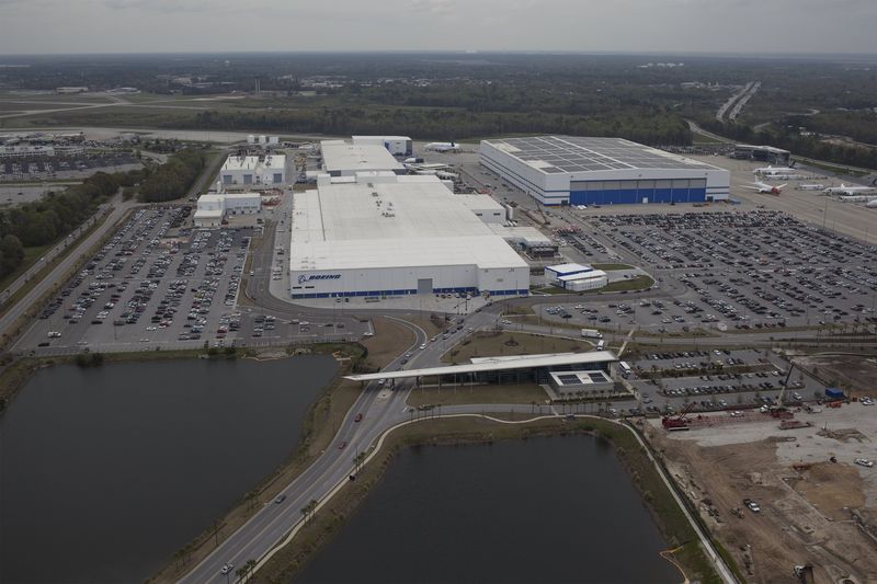 © Reuters. Aerial view shows the Boeing plant in North Charleston