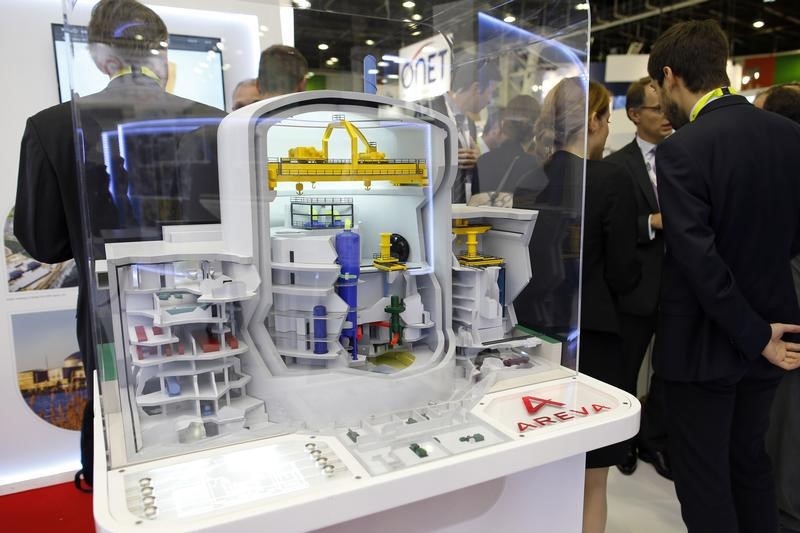 © Reuters. A third-generation European Pressurised Water nuclear reactor (EPR) model by Areva is seen at the World Nuclear Exhibition 2014 in Le Bourget, near Paris