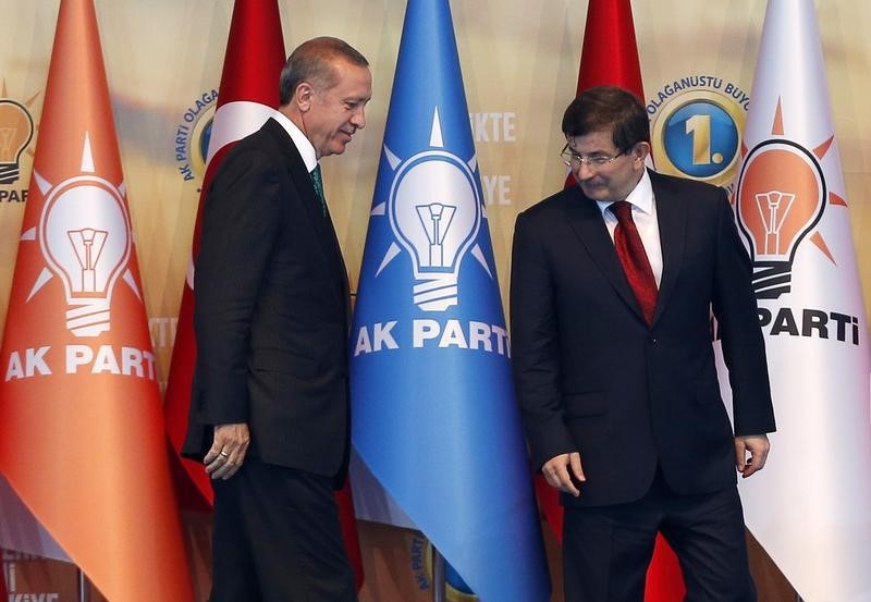 © Reuters. اردوغان يركز على حلفائه في انتخابات يونيو وهو يتطلع لسلطة أكبر