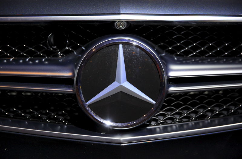 © Reuters. Mercedes y Nissan fabricarán camionetas en España y Argentina
