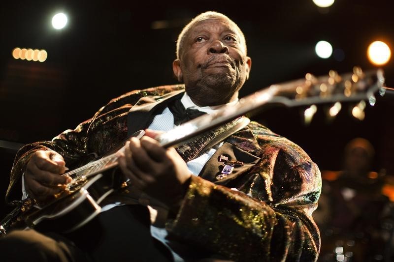 © Reuters. Guitarrista B.B. King se apresenta em Montreux