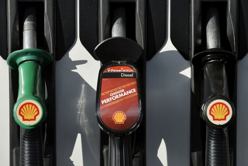 © Reuters. Las energéticas impulsan las alzas en Europa tras el acuerdo Shell-BG 