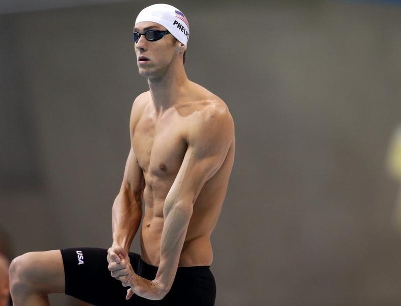 © Reuters. Michael Phelps volverá a competir la próxima semana tras seis meses de sanción