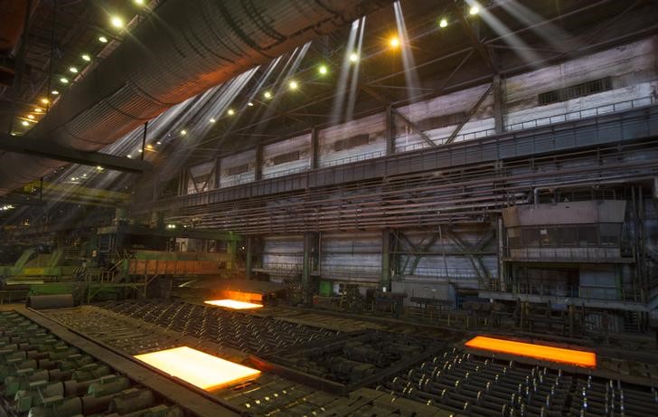 © Reuters. Цех Мариупольского металлургического комбината имени Ильича