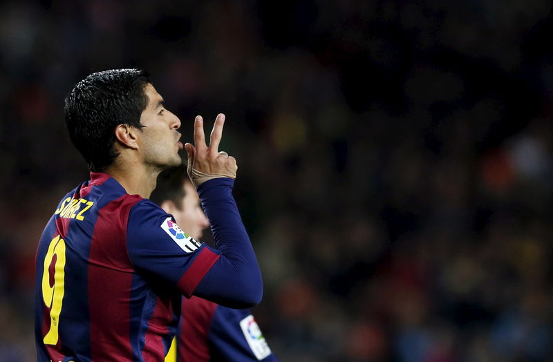 © Reuters. Luis Suarez, do Barcelona, comemora gol contra o Almeria