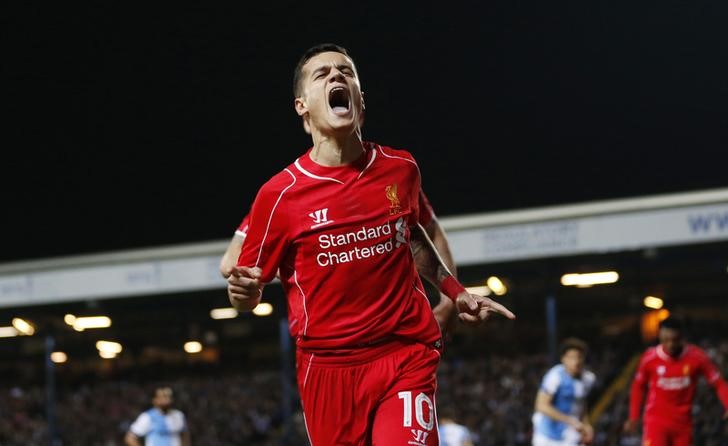 © Reuters. Philippe Coutinho, do Liverpool, comemora gol marcado contra o Blackburn pela Copa da Inglaterra