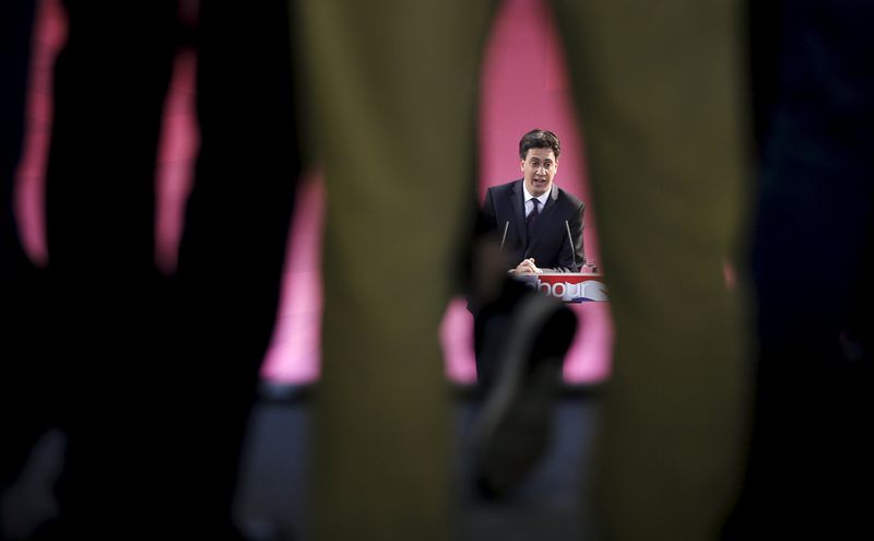 © Reuters. Britain's opposition Labour Party leader Ed Miliband speaks at a campaign event in Warwick, central England