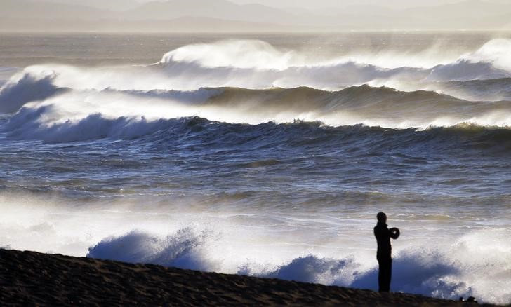 © Reuters. Praia em Biarritz, na costa do Atlântico no sul da França