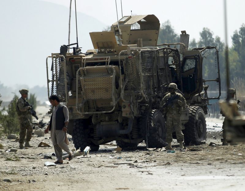© Reuters. مقتل 15 مدنيا في تفجيرين بأفغانستان
