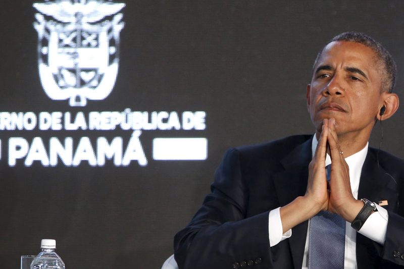 © Reuters. Presidente dos Estados Unidos, Barack Obama, durante encontro com líderes empresariais na Cúpula das Américas, realizada na Cidade do Panamá