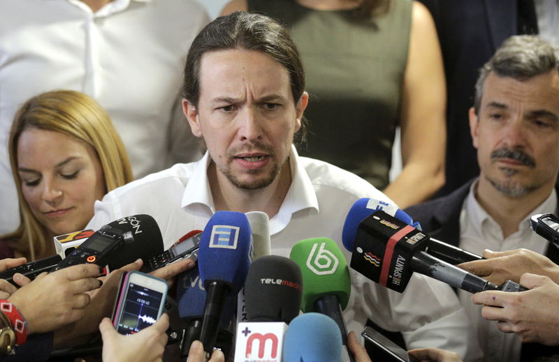 © Reuters. Podemos y PSOE lideran el barómetro de votos en abril 