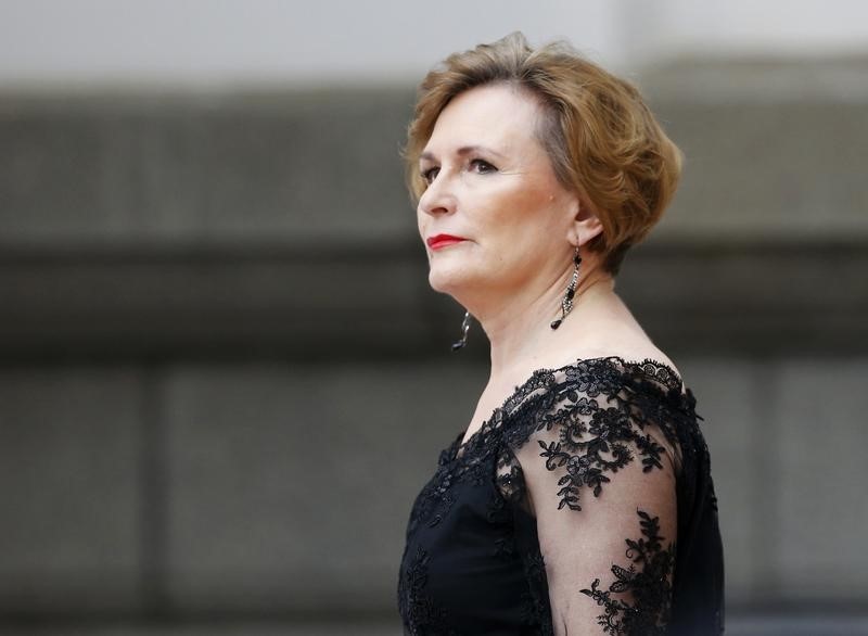 © Reuters. Democratic Alliance (DA) leader Helen Zille arrives for President Jacob Zuma's Sate of the Nation address at the opening session pf Parliament in Cape Town