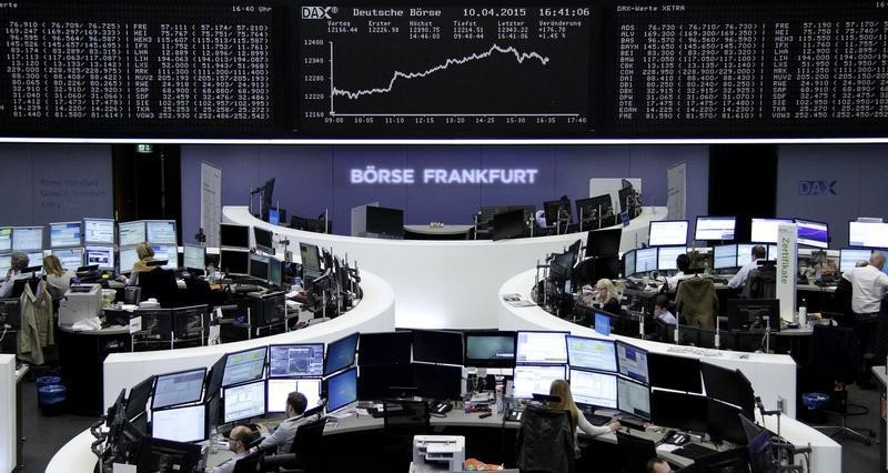 © Reuters. La sala operativa della borsa di Francoforte 