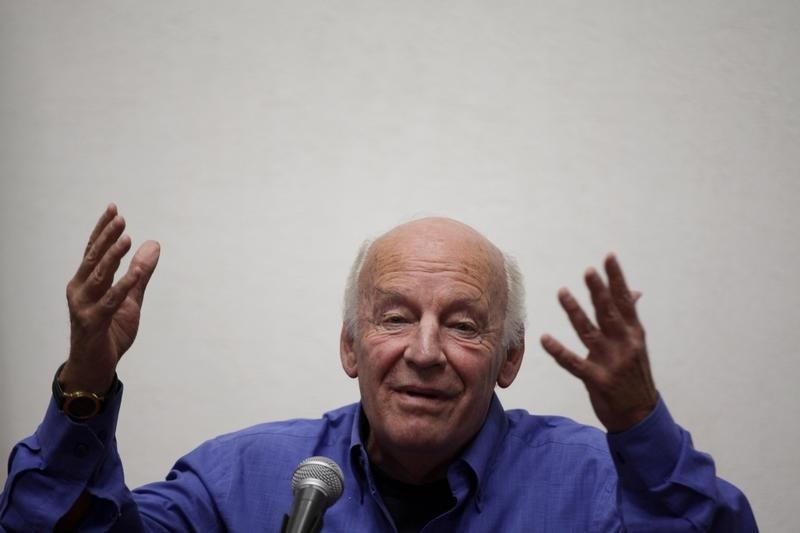 © Reuters. Eduardo Galeano durante palestra na Cidade do México