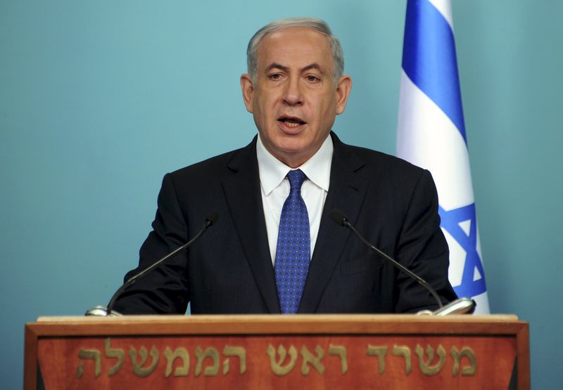 © Reuters. اتفاق إيران يثير الحديث عن حكومة وحدة وطنية في إسرائيل